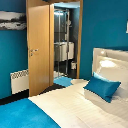 بيت للعطل The Little - - مالميدي